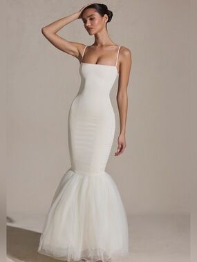 plissé ruffle-trim maxi dress in ivory Oh Polly | Dresses | Oh Polly Kazumi Pliss Ruffle Trim Maxi Dress In Ivory  Size 8
